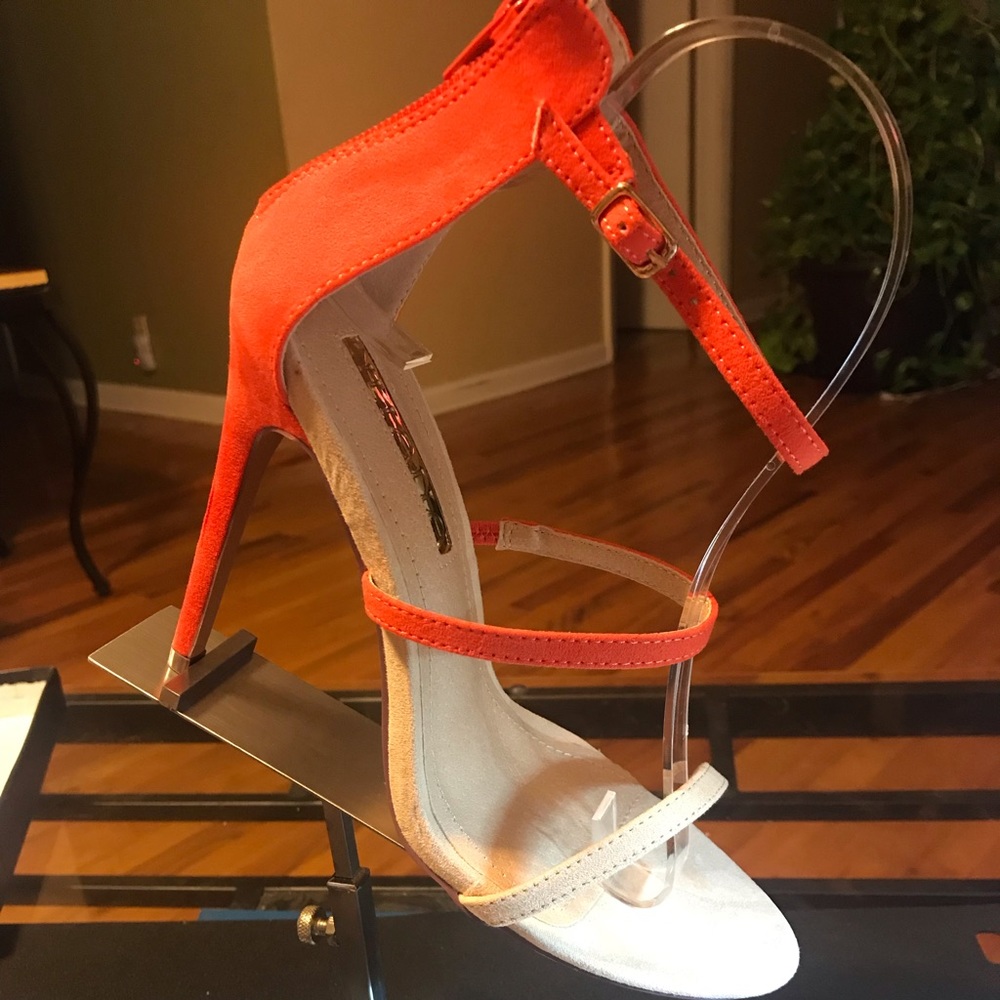 Shoes - Picture 2 of 6